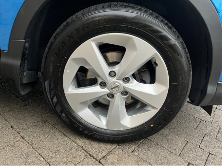 2018 Nissan Qashqai 1.5 DCI SV 18 4DR €13,250 thumbnail