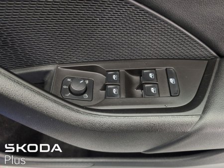 2023 Skoda Octavia AMBITION 2.0TDI 115HP DSG €28,950 thumbnail