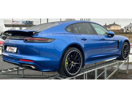 2018 Porsche Panamera - thumbnail 2