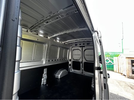 2026 Maxus Deliver 9 FWD SILVER  LUX MODEL