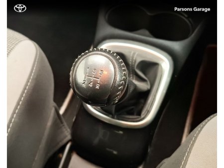 2020 Toyota Yaris - thumbnail 11