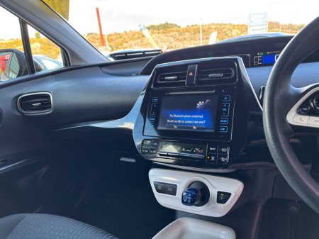 2016 Toyota Prius - thumbnail 11