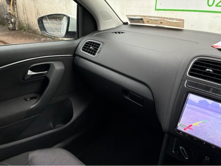 2017 Volkswagen Polo 1.2i TSI Petrol Automatic Trendline €14,500 thumbnail