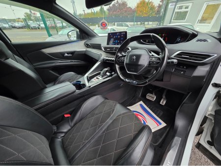 2018 Peugeot 5008 ( 182 REG ) GT LINE 7 SEATER  - DIGITAL DASH - CAMERA - ALLOYS -   CARPLAY ANDROID AUTO EU RADIO  PEARL WHITE €25,950 thumbnail