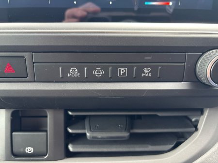 2026 Volkswagen Transporter Trendline LWB 150HP (Price ex VAT) €37,975 thumbnail