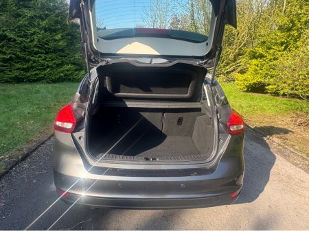 2015 Ford Focus - thumbnail 10