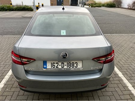 2016 Skoda Superb - thumbnail 5