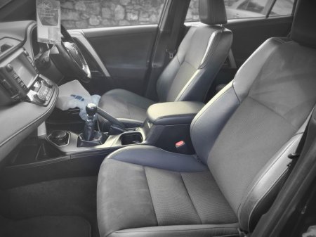 2016 Toyota Rav4 - thumbnail 11