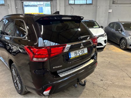 2019 Mitsubishi Outlander OUTL PHEV S-EDI S-EDITION 4DR AUTO €20,999 thumbnail