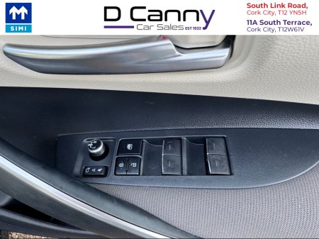 2022 Toyota Corolla HYBRID LUNA SPORT 4DR AUTO €25,900 thumbnail