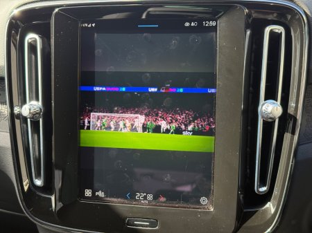 2022 Volvo XC40 - thumbnail 18