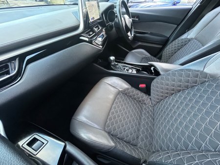 2023 Toyota C-HR 1.8 HYBRID SOL €24,850 thumbnail