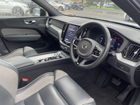 2023 Volvo XC60 Plus thumbnail