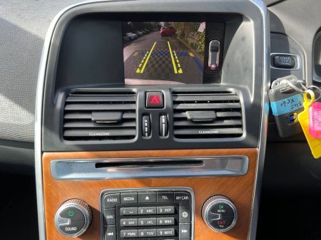 2017 Volvo XC60 - thumbnail 9