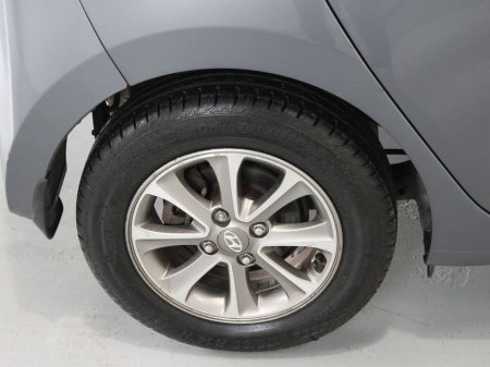 2015 Hyundai i10 - thumbnail 27