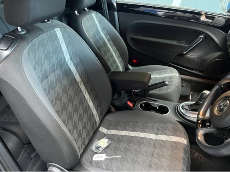 2017 Volkswagen Beetle 2017 VOLKSWAGEN BEETLE 1.2 AUTOMATIC WITH REVERSE CAMERA AND MORE thumbnail