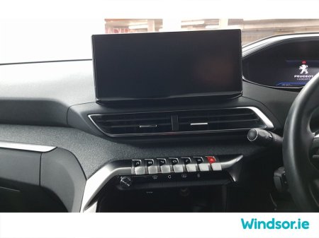 2023 Peugeot 3008 1.2 PureTech 130bhp Allure €31,995 thumbnail