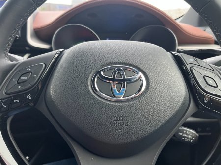 2019 Toyota C-HR 1.8 HYBRID AUTO LOW KM CAR PLAY €21,950 thumbnail