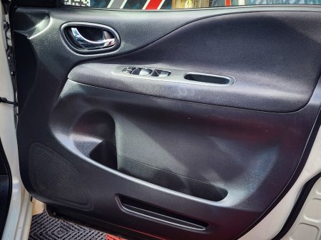 2015 Nissan Serena - thumbnail 24