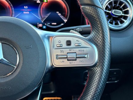 2023 Mercedes-Benz EQB AMG LINE PREMIUM 300 SUNROOF €38,995 thumbnail