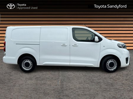2019 Toyota Proace 2.0 DIESEL LWB GX // AIR CONDITIONING // PARK ASSIST // BLUETOOTH // PRICE IS PLUS VAT €14,594