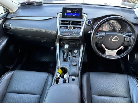 2017 Lexus NX 300 h - thumbnail 13