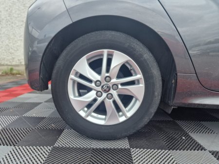 2022 Toyota Yaris 1.0 LUNA 4DR €16,950