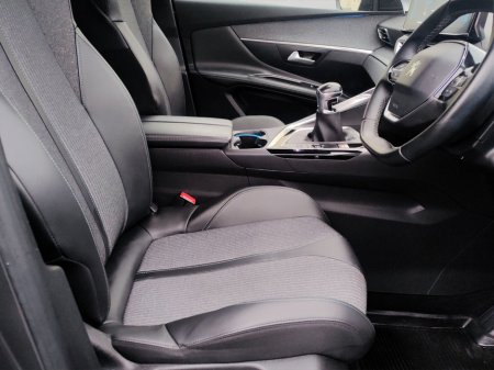 2021 Peugeot 3008 1.5 BlueHDi 130bhp Allure €22,950 thumbnail