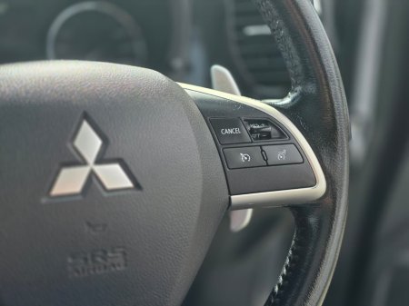 2014 Mitsubishi Outlander - thumbnail 15