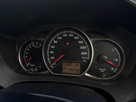 2016 Toyota Yaris - thumbnail 23