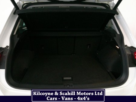 2020 Volkswagen Tiguan R-LINE 2.0 TDI MANUAL 6SPEED FWD 150HP 5DR thumbnail