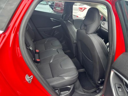 2014 Volvo V40 - thumbnail 4