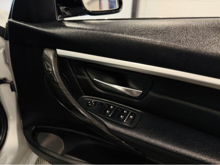 2018 BMW 3 Series - thumbnail 12