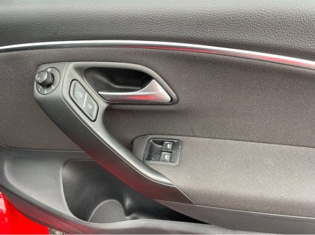 2015 Volkswagen Polo - thumbnail 16