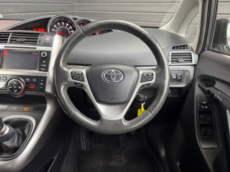 2014 Toyota Corolla Verso - thumbnail 12