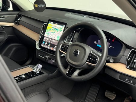 2025 Volvo XC90 PLUS T8 PHEV AWD AUTO *7 SEATER* €79,990 thumbnail