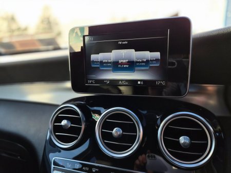 2018 Mercedes-Benz GLC Class - thumbnail 4