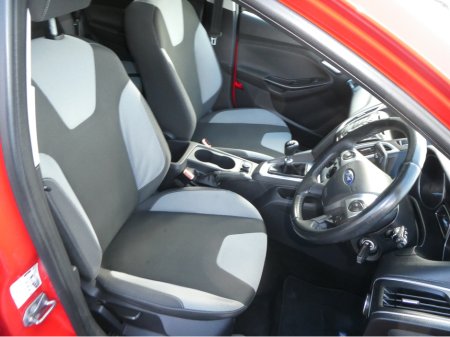 2012 Ford Focus - thumbnail 13