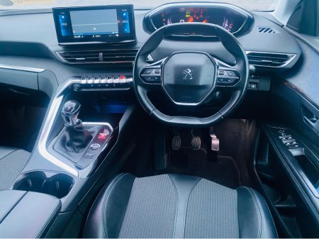 2022 Peugeot 3008 - thumbnail 8