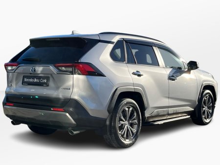 2023 Toyota Rav4 2.5 Hybrid AWD-i Platinum €44,950 thumbnail