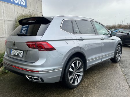 2023 Volkswagen Tiguan Allspace R-LINE 7 SEATER AUTOMATIC 2.0 TDI DIESEL //SAT NAV//ADAPTIVE CRUISE CONTROL//REVERSE CAMERA//HEATED SEATS AND STEERING WHEEL// €42,950 thumbnail