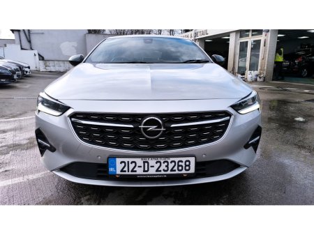 2021 Opel Insignia - view 3