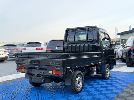 2019 Daihatsu Hijet - thumbnail 11