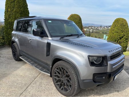 2023 Land Rover Defender - thumbnail 4