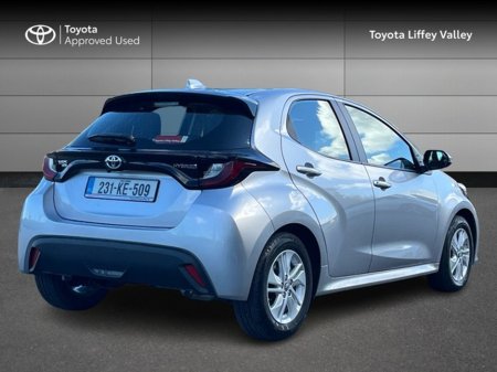 2023 Toyota Yaris - photo 2
