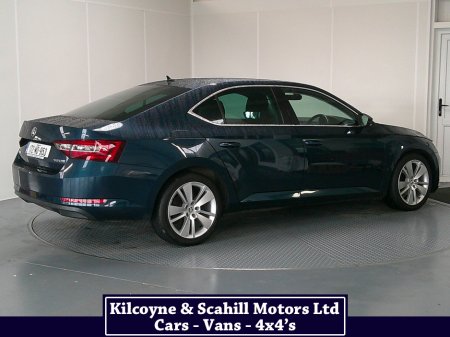 2017 Skoda Superb - thumbnail 7