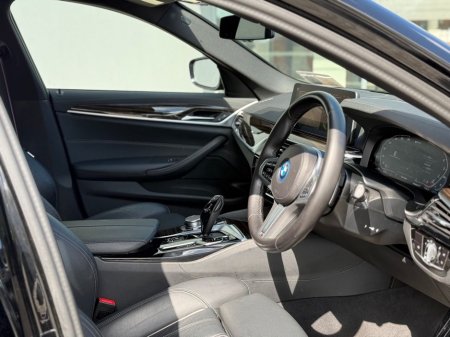 2023 BMW 5 Series - photo 6