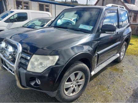 2008 Mitsubishi Pajero - thumbnail 3