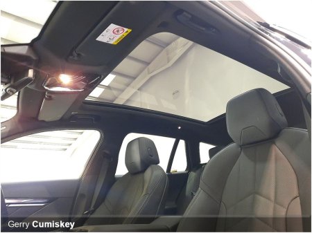 2025 BMW 5 Series - thumbnail 8