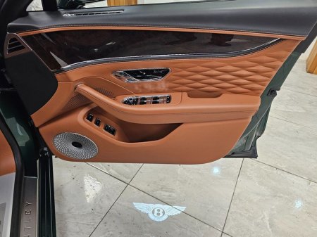 2022 Bentley Flying Spur V6 Hybrid Auto // Racing Green €164,950 thumbnail